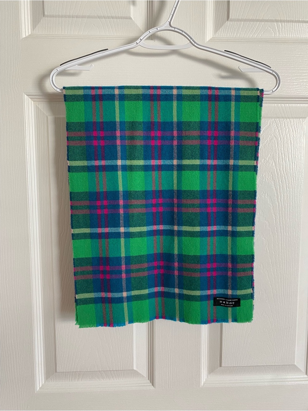 100% Cashmere Plaid Scarf – Made in Scotland – Green/Blue/Pink Tartan